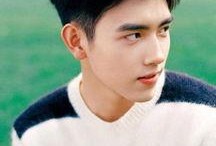 娱乐吃瓜博主陈飞宇微博