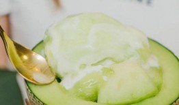 娱乐吃瓜酱千层雪,揭秘娱乐圈背后的甜蜜与苦涩